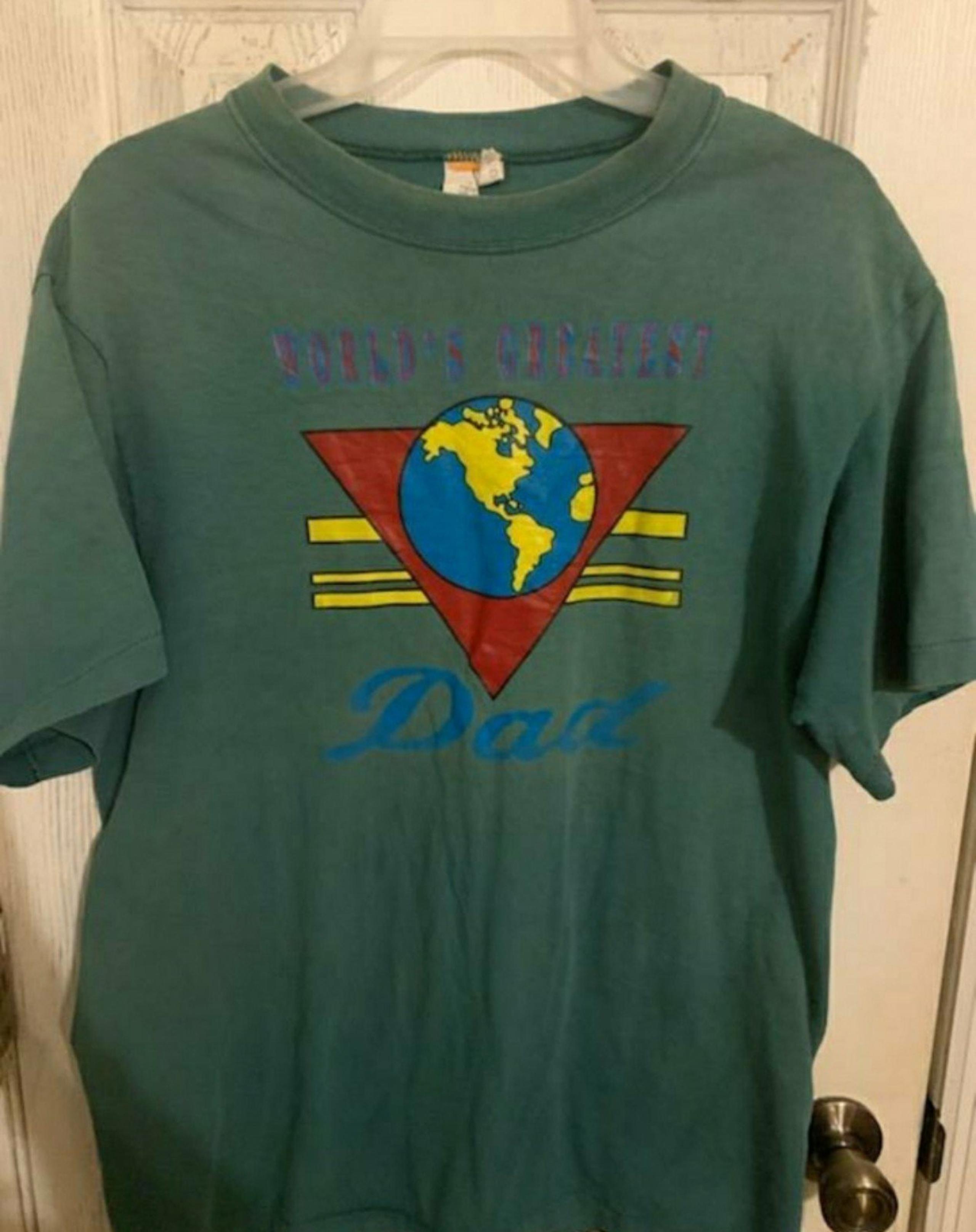 Vintage Mens World's Greatest Dad Green Large Graphic Design Tshirt