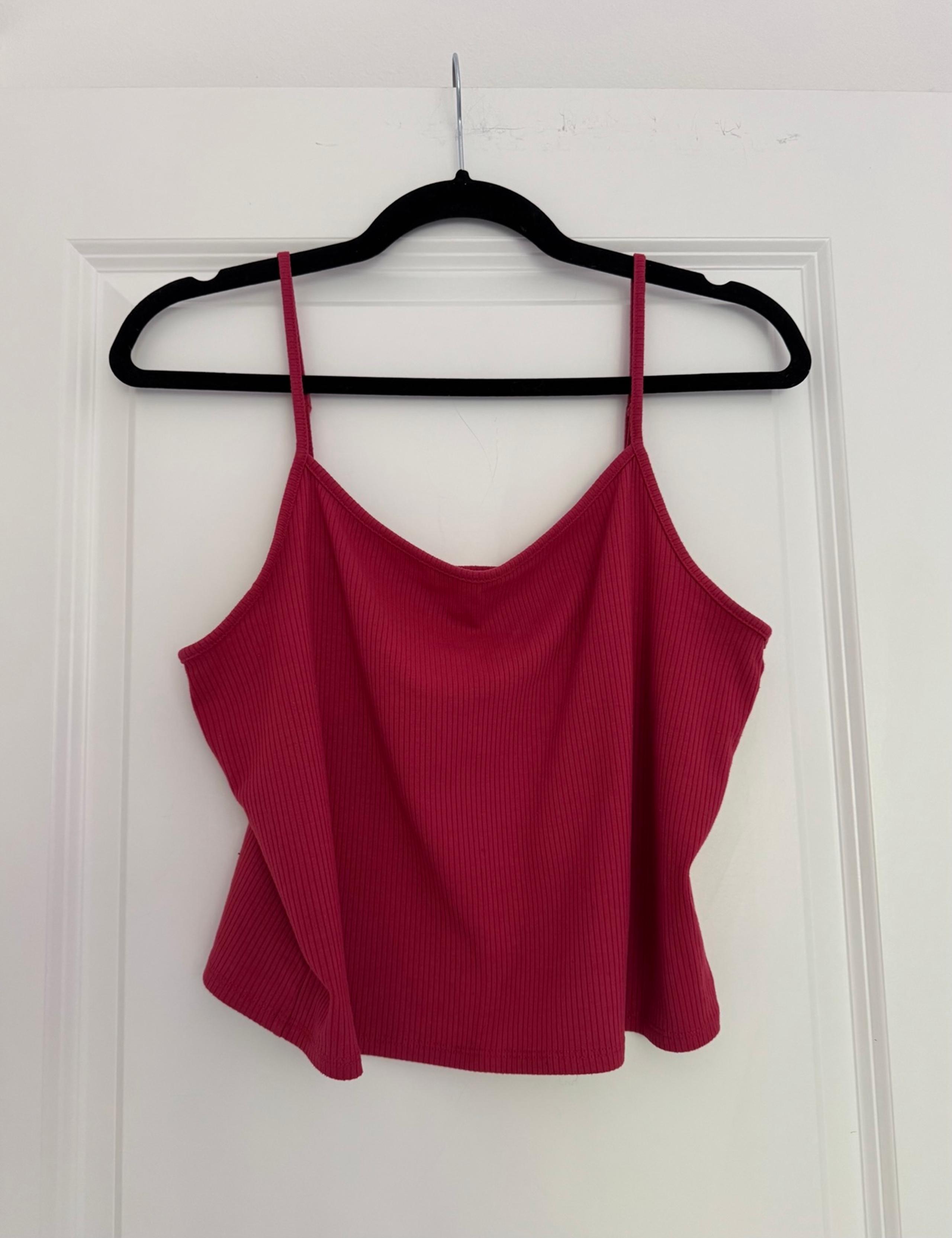 American Eagle women’s ribbed fuchsia colored cropped tank top size XL