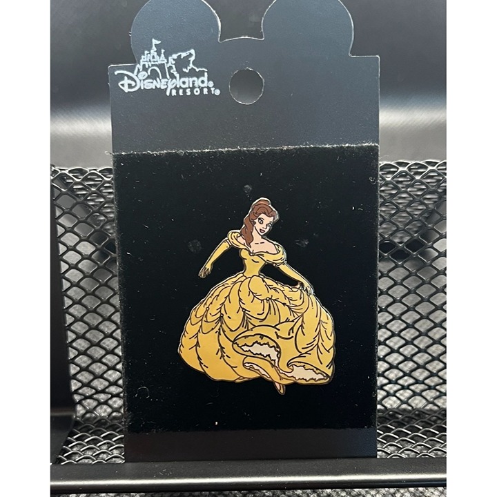 Disney: Like new Belle Pin