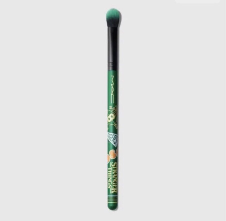 MAC (217) x Stranger Things Eyeshadow Brush collectors item, limited edition
