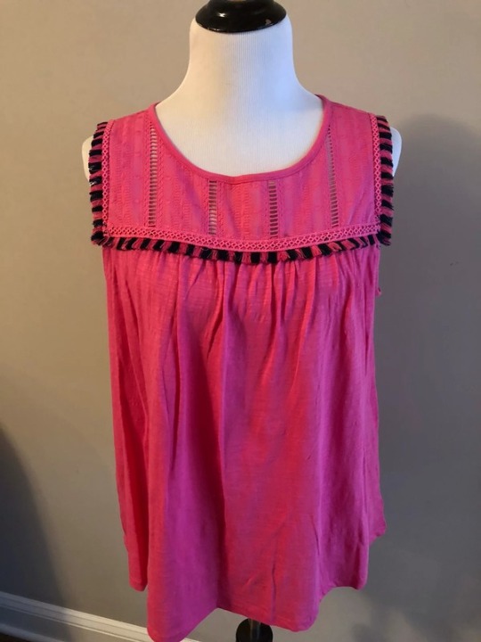 Crown & Ivy Curvy Hot Pink Tank