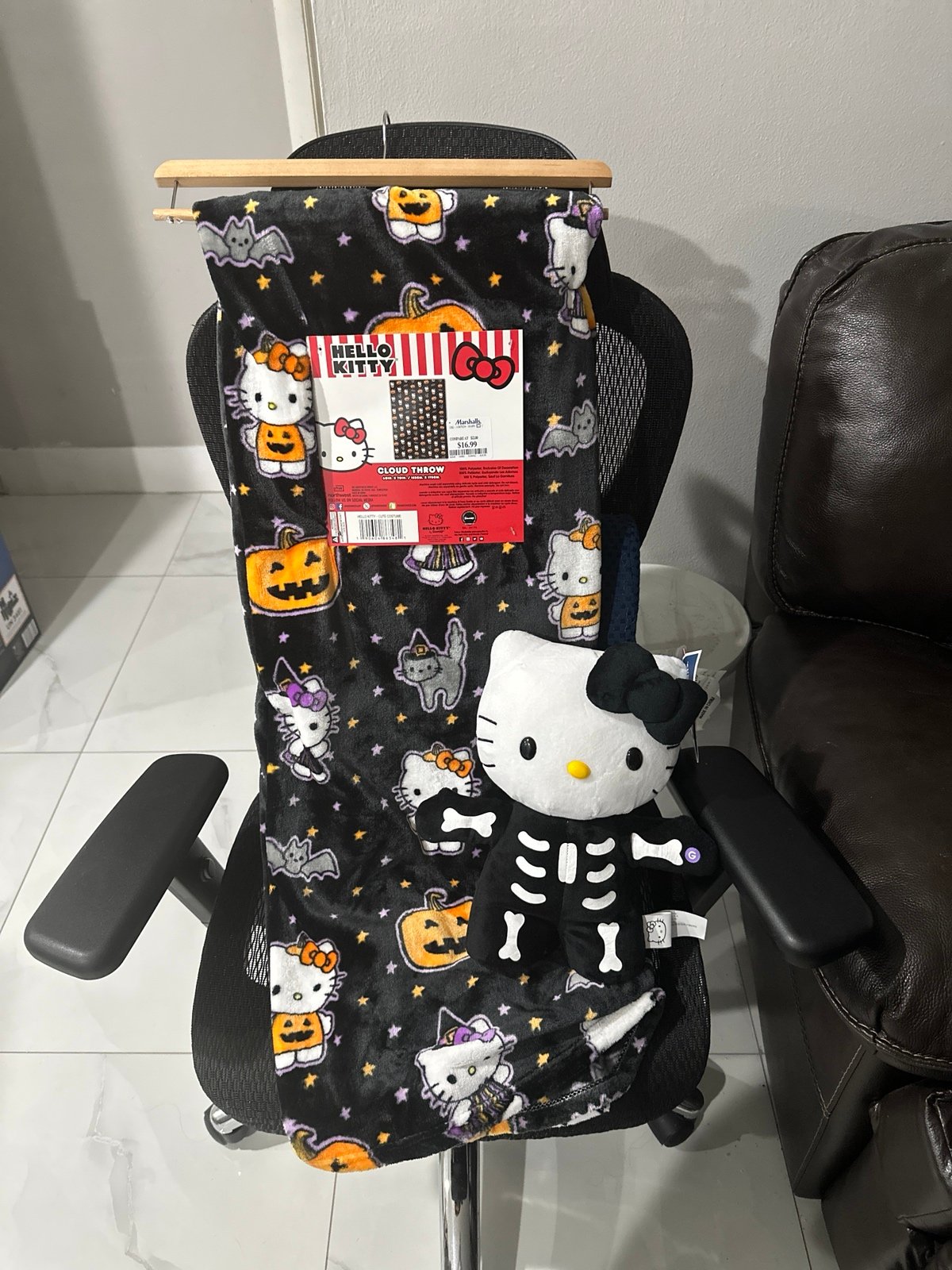 Hello Kitty Halloween blanket