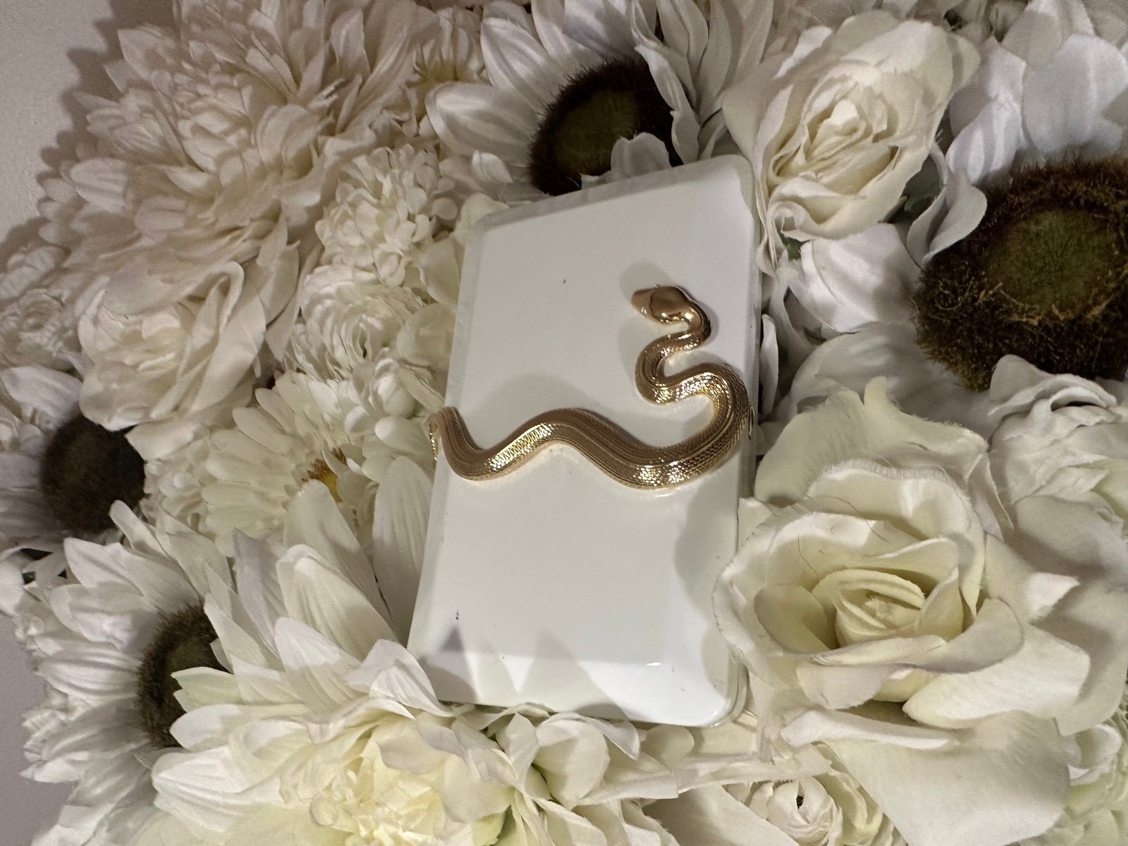 Kilian perfumes white snake case clutch