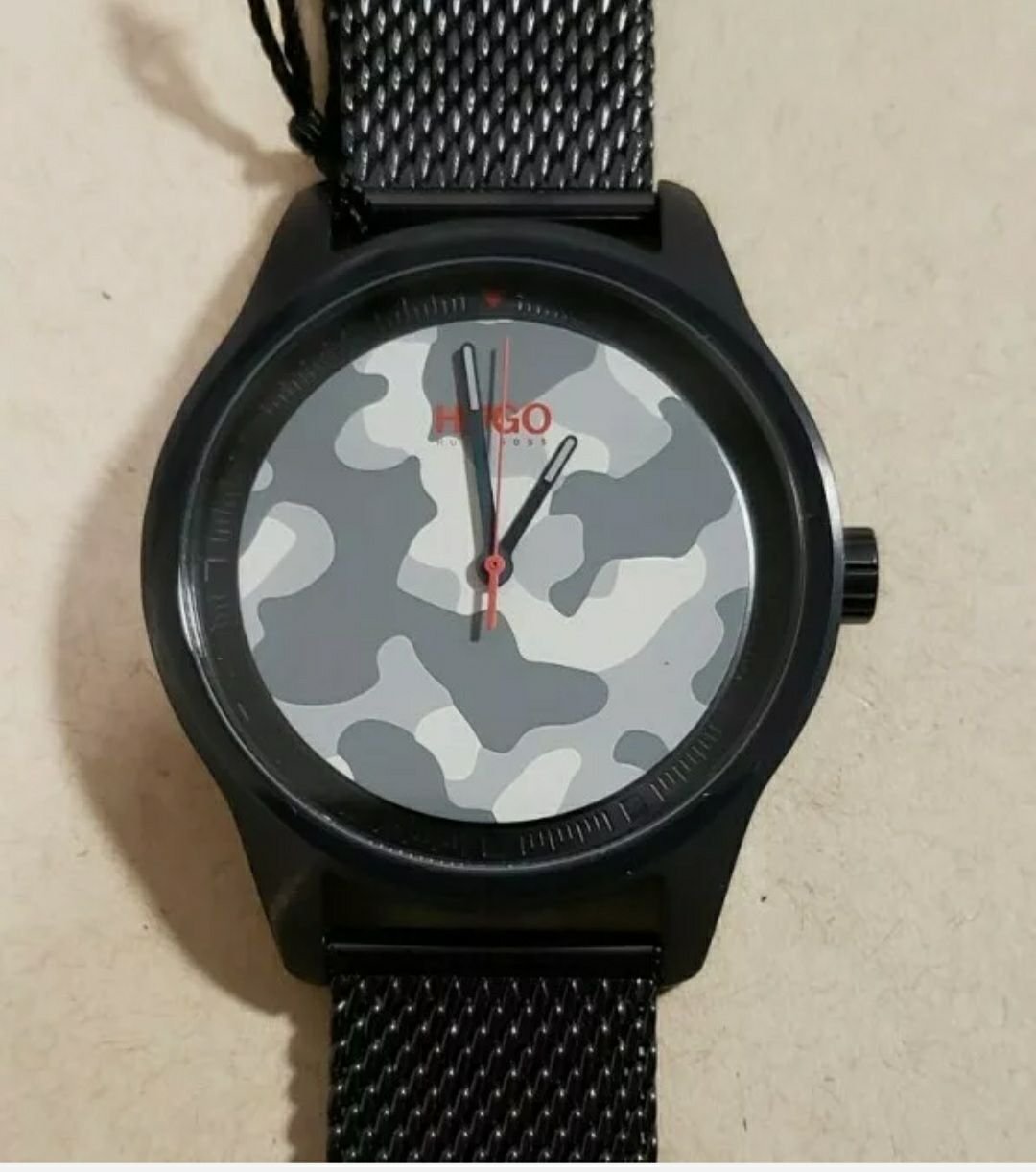 Hugo Boss Move 1530052 Watch With 42mm Camouflage Chronograph Face & Black MeshB