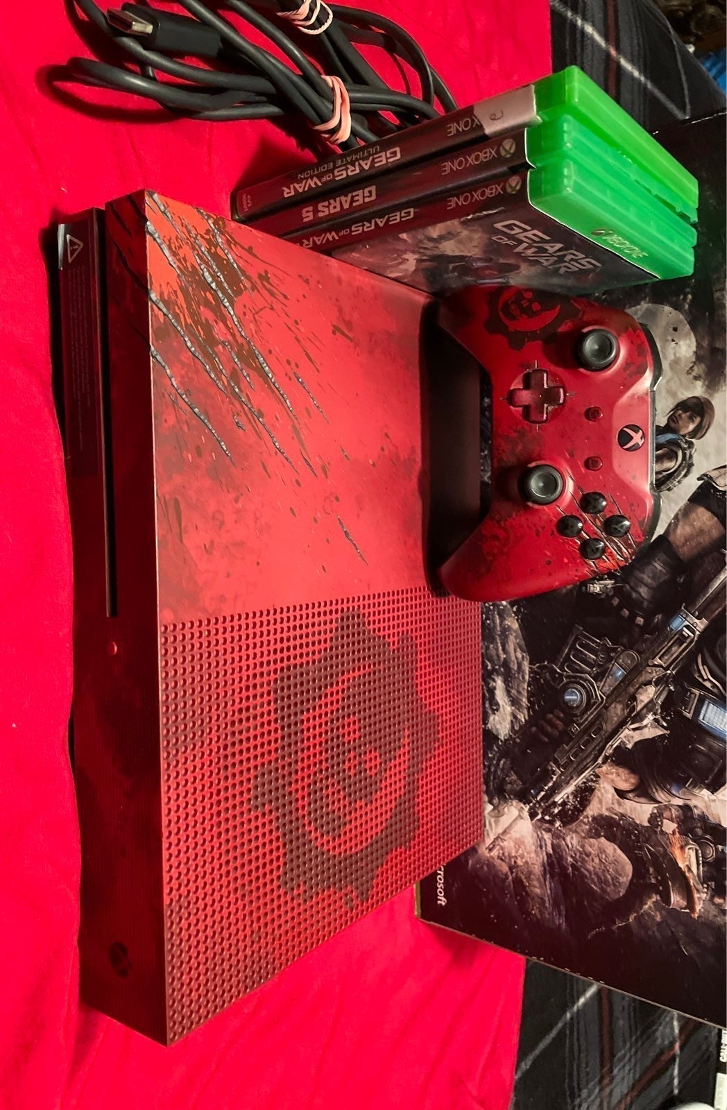 GEARS OF WAR 4 XBOXONE S 2TB BUNDLE