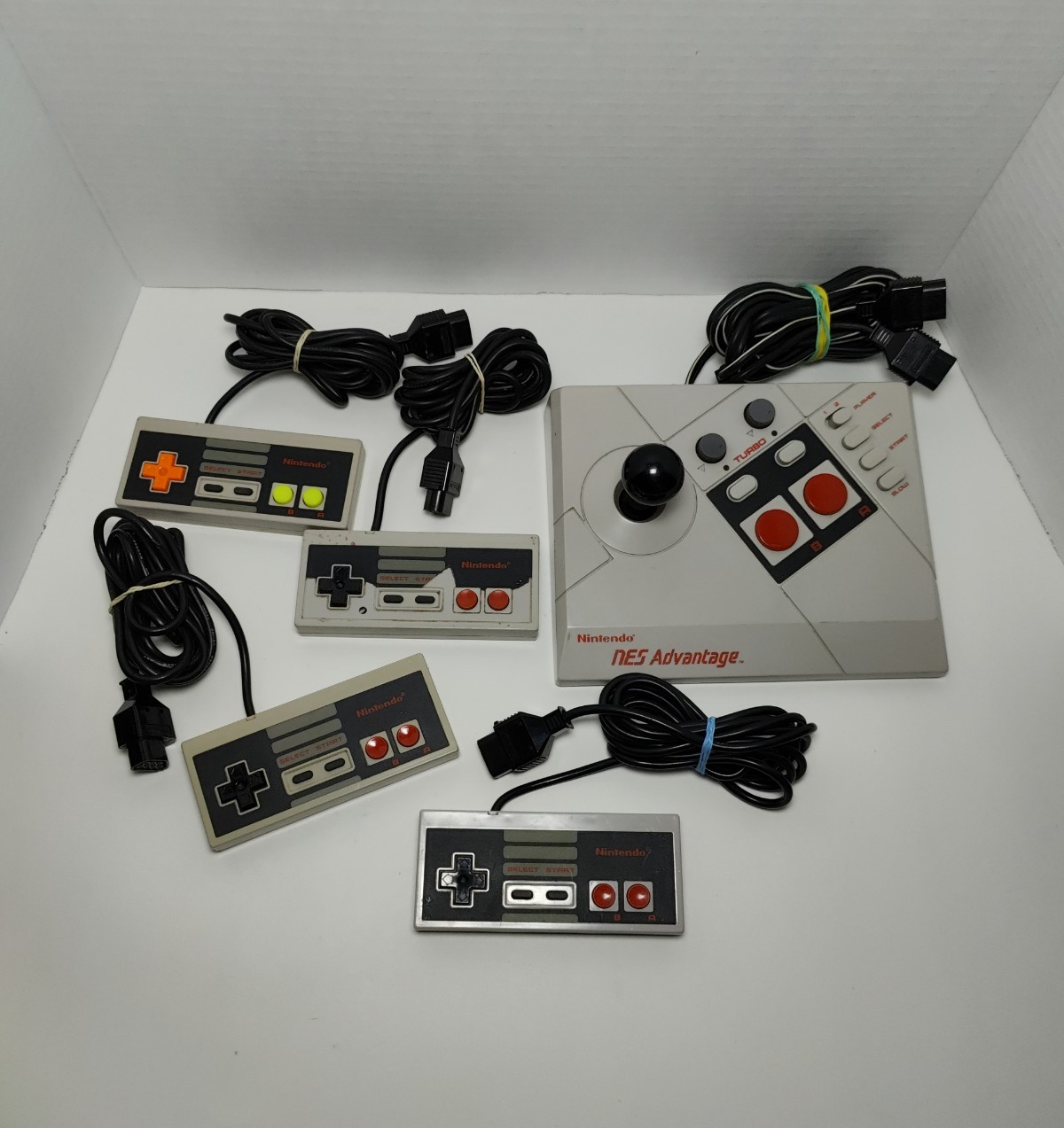 Lot of 5 Controllers Nintendo NES004 - Advantage - Not Working For Parts Only