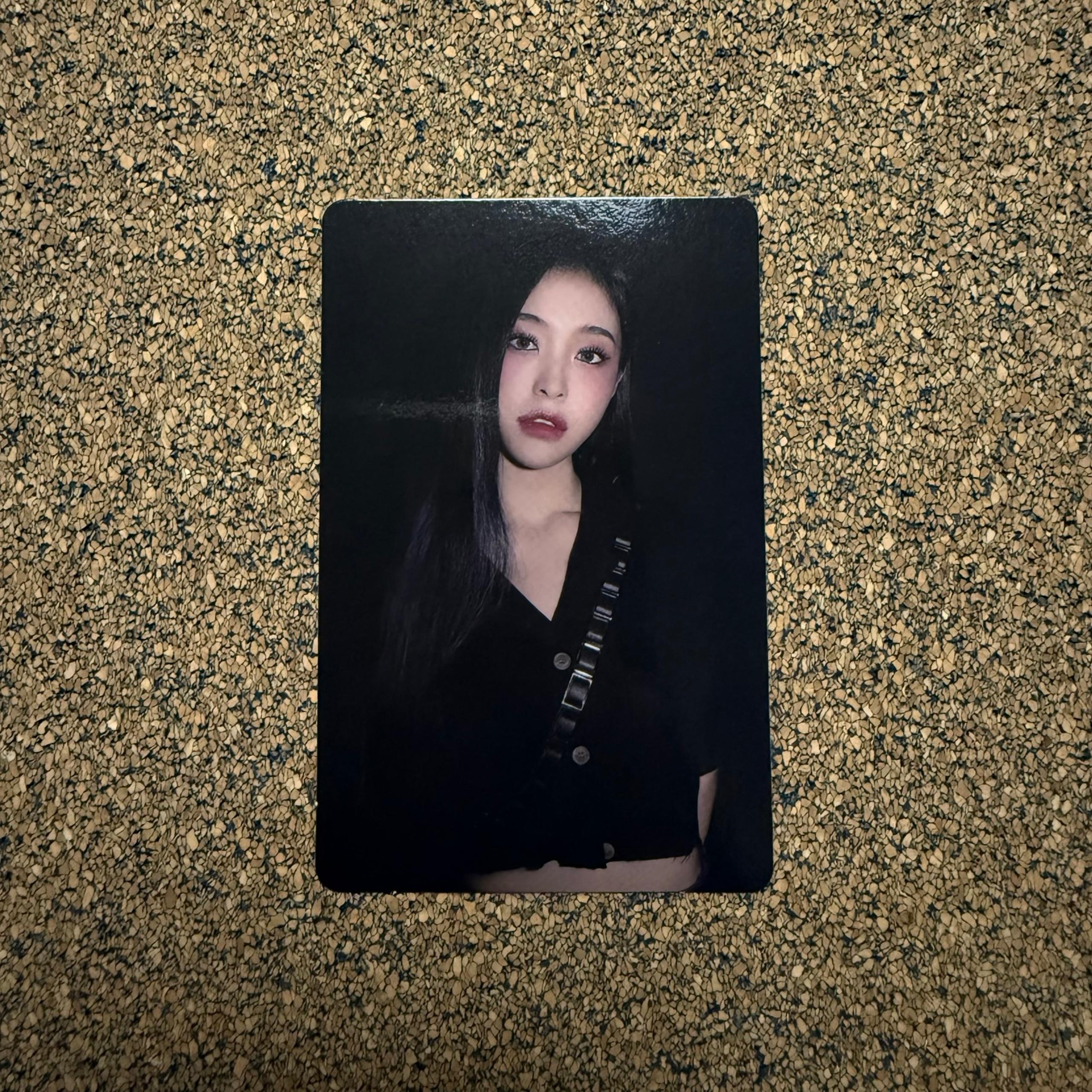 Gahyun Official Photocard Dreamcatcher 2022 Tour Apocalypse Broken Halloween