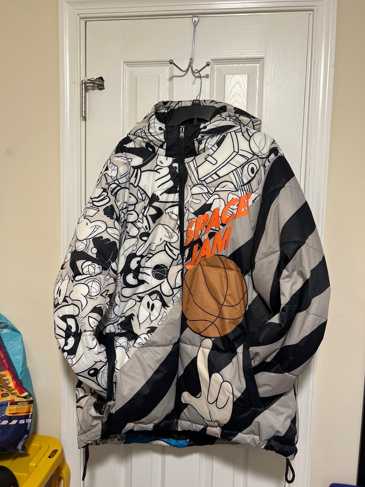 members only Graphic space jam Puffer coat unisex