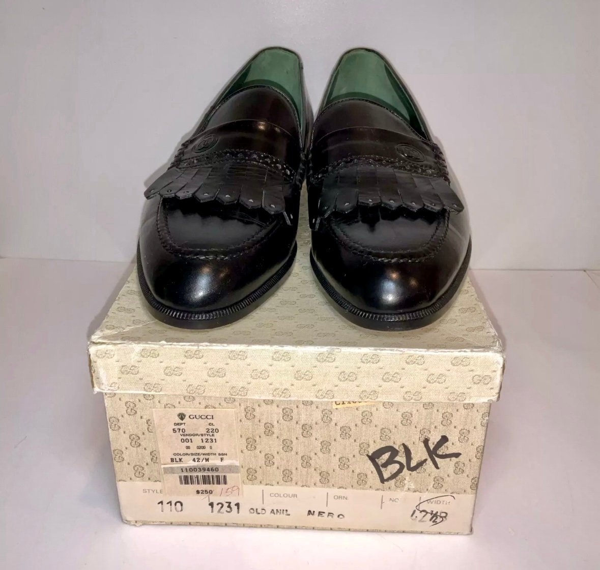 Spectacular Men's Gucci Black Leather Slip Ons- Size 42.5 B W/Box Great !