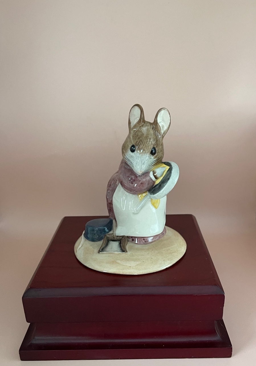Rare John Beswick Beatrix Potter HUNCA MUNCA Figurine