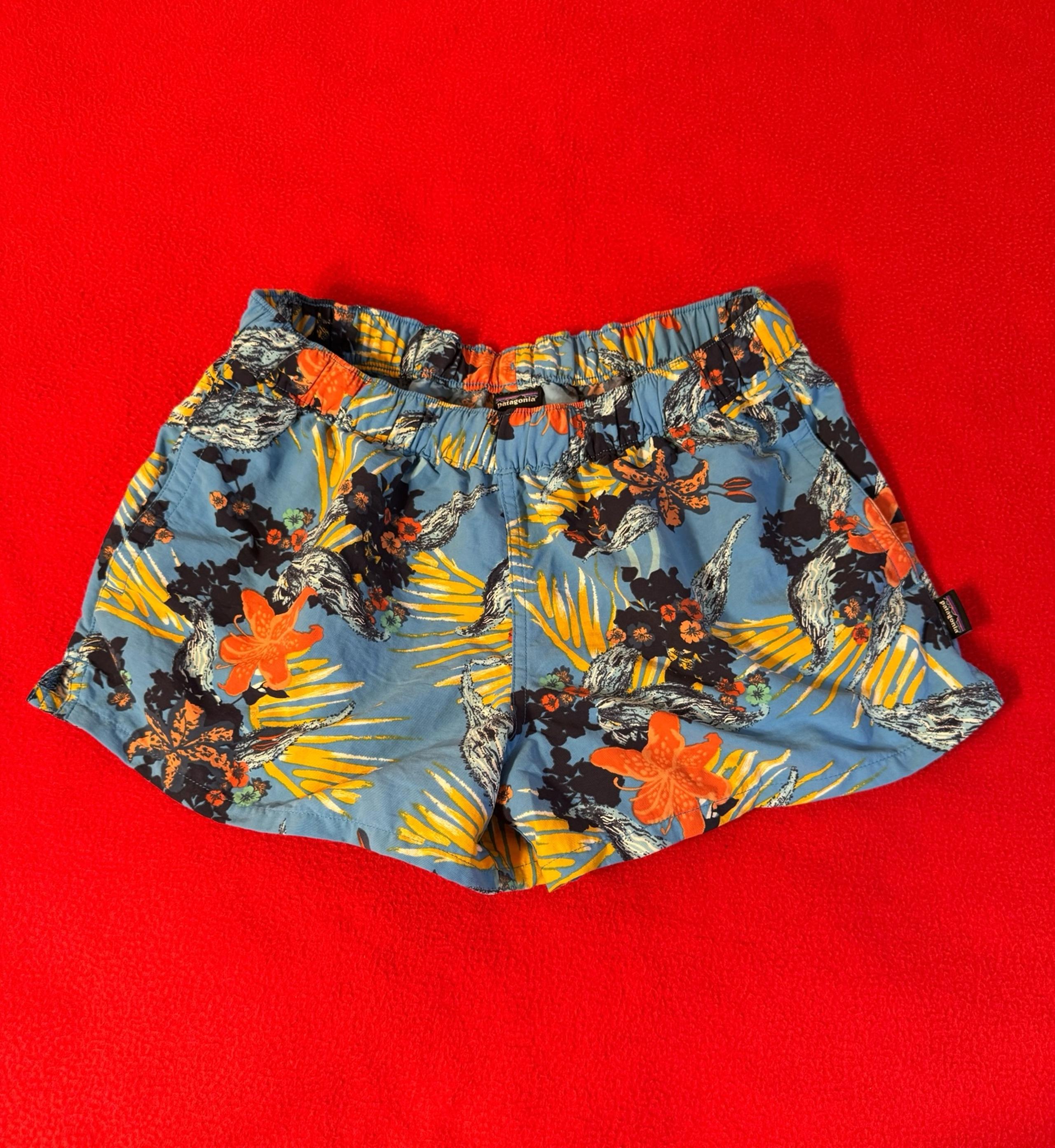 Barely Baggies 2.5 Shorts Blue Hawaiian Floral Size M Women’s Athletic - Patagonia