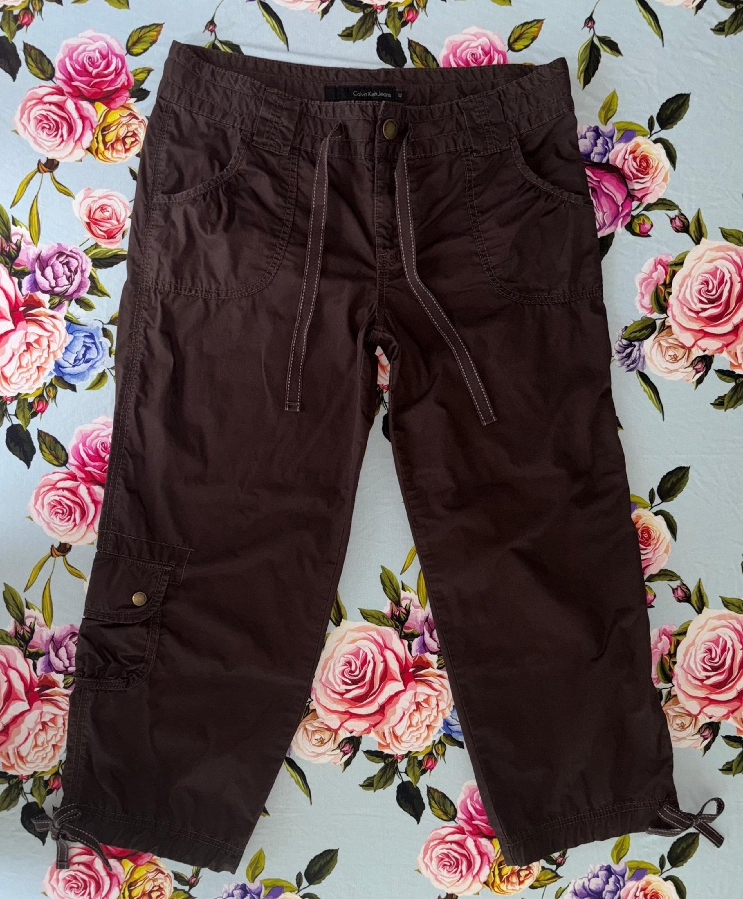 NWT Calvin Klein Cargo Capri Jeans with 5 Pockets