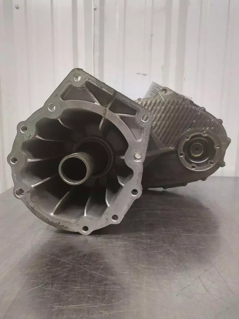 2004-2007 Volkswagen Touareg Transfer Case Assembly OEM