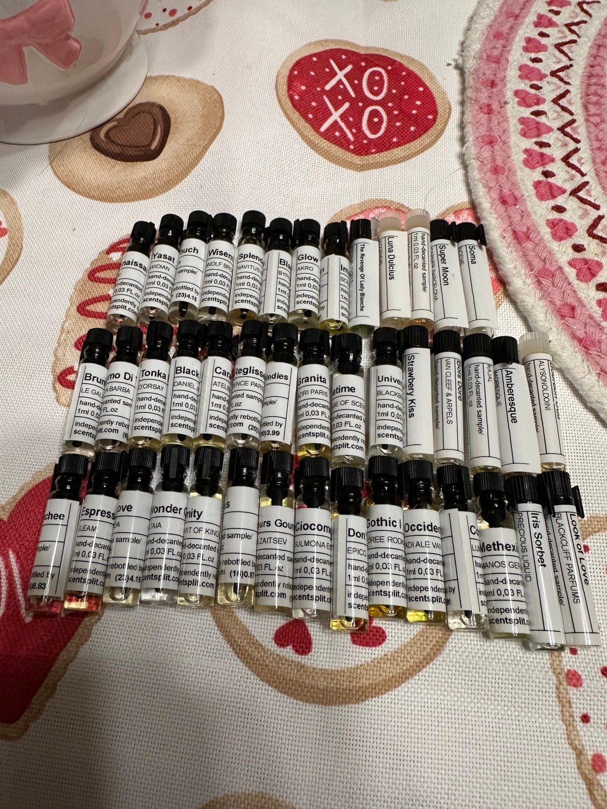 Scent split random perfume samples