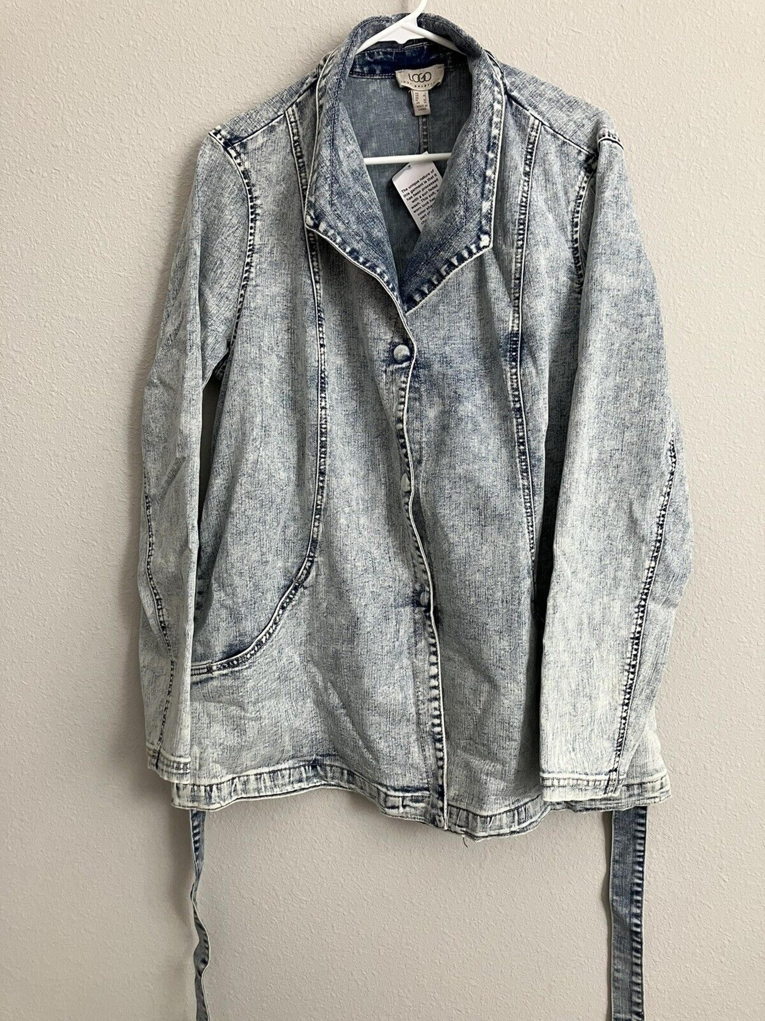 LOGO by Lori Goldstein Faded Tie-Waist Denim Jacket -Light Wash (sz L) A546433 '
