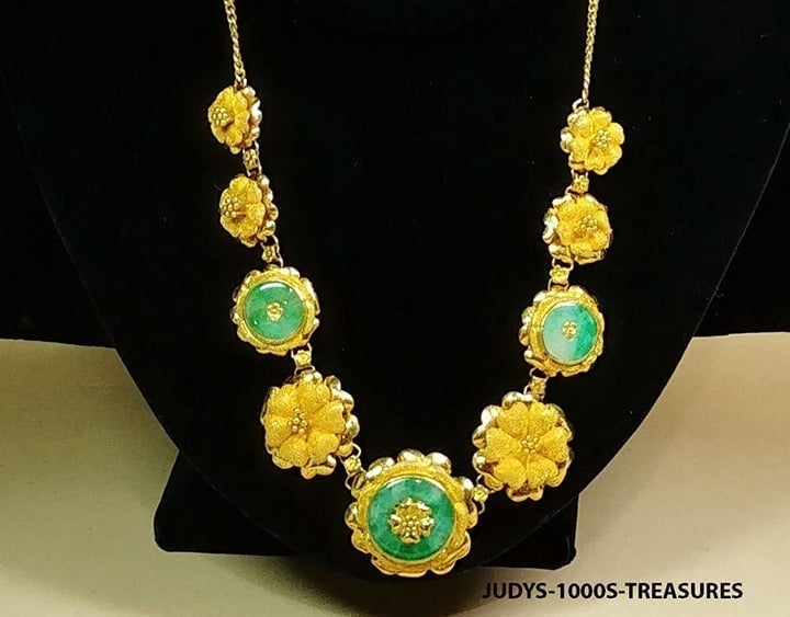 VINTAGE 22k SOLID GOLD NECKLACE 16.50 3 JADEITE DONUTS t/w 42.60gr. ANN #127