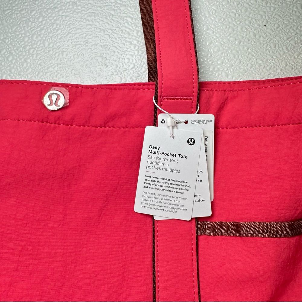 NWT Lululemon Daily Multi-Pocket Tote Glaze Pink/Ancient Copper Pipping One Size - detail
