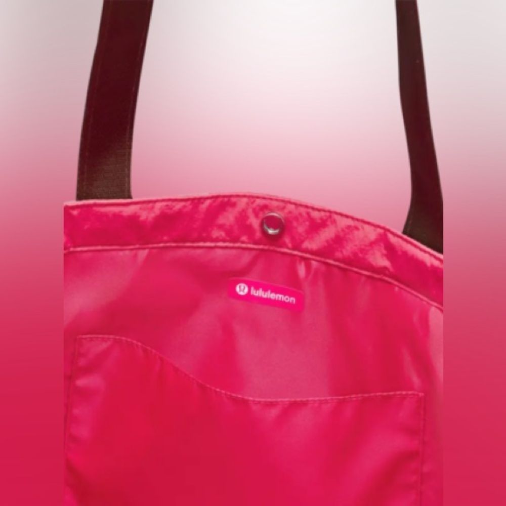 NWT Lululemon Daily Multi-Pocket Tote Glaze Pink/Ancient Copper Pipping One Size - detail