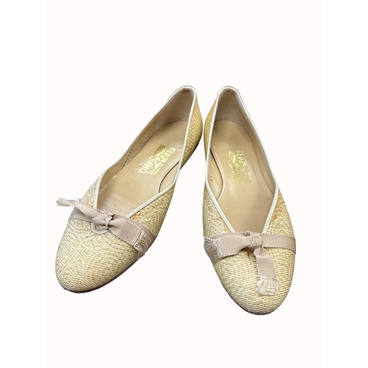 Salvatore Ferragamo women’s beige leather shoes flats SKU 6380
