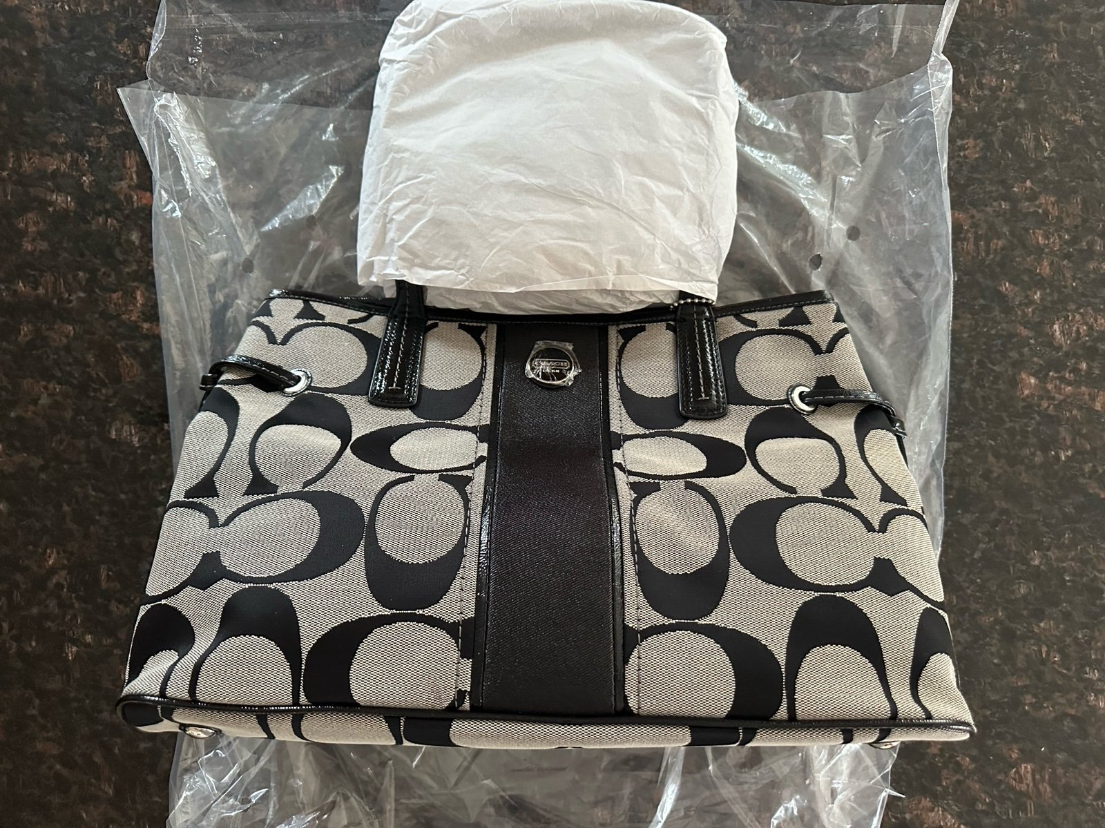 New Coach F21949 Signature Carryall Black/White Tote Bag/Purse
