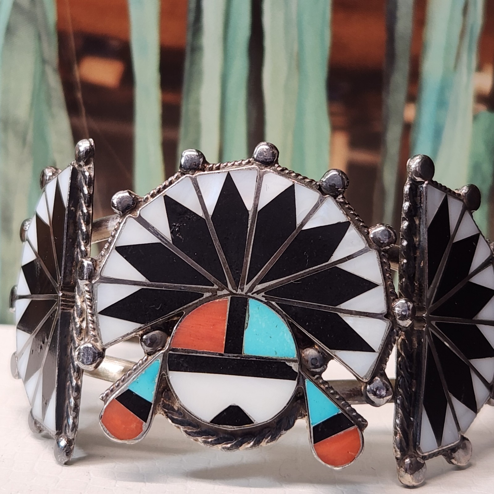 #2465, ZUNI NATIVE AMERICA BRACELET  INLAY CUFF 1960's, (TURQUOISE,  CORAL, ONYX