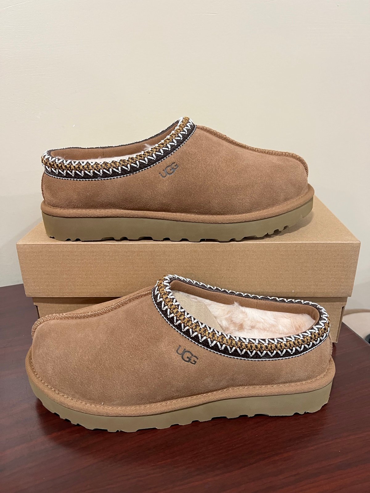 Women’s sz 8 UGG Tasman chestnut shoes slippers sandals 5955