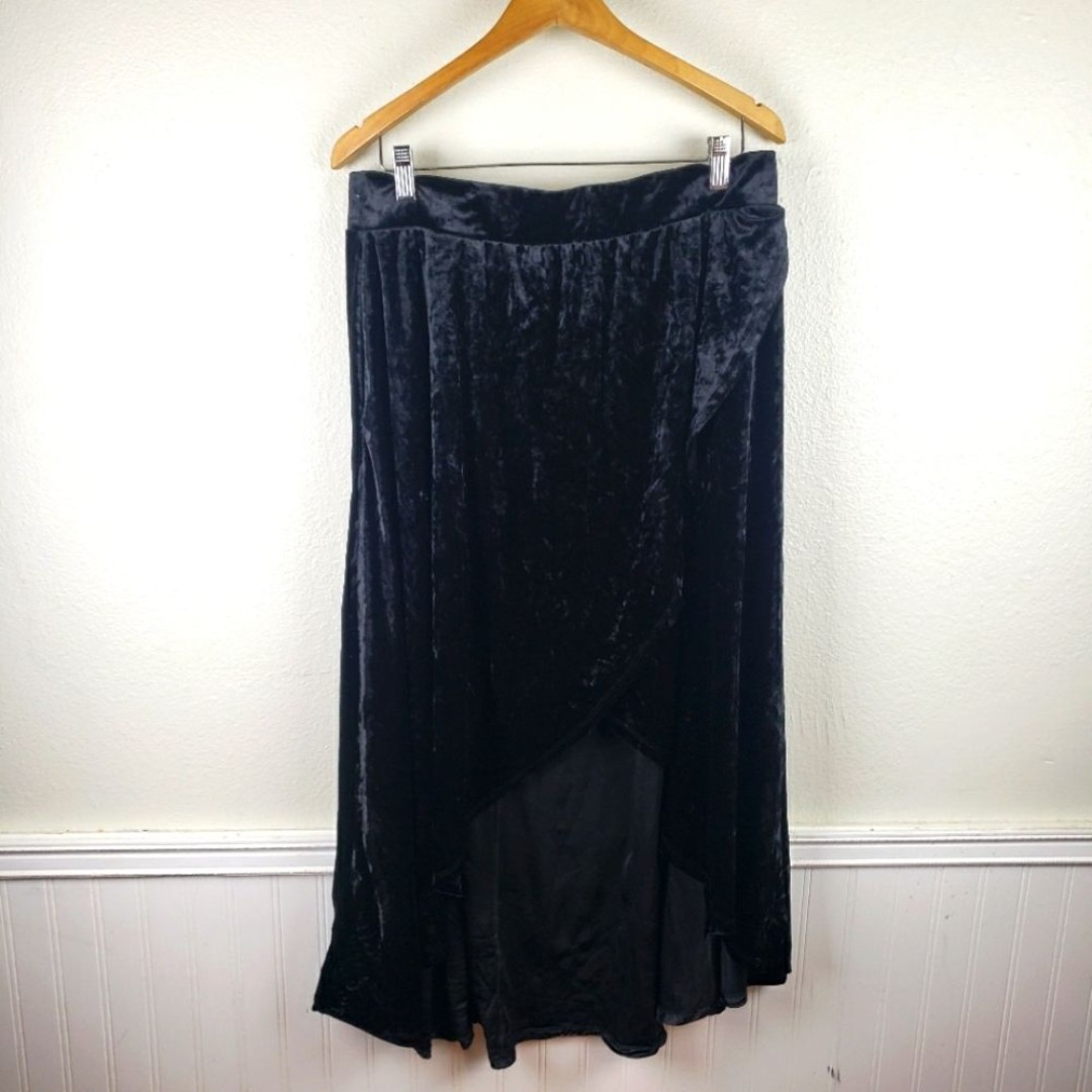 Women's Torrid Plus Size Goth Elegant Black Velvet Hi-low Skirt Size 1/1xl