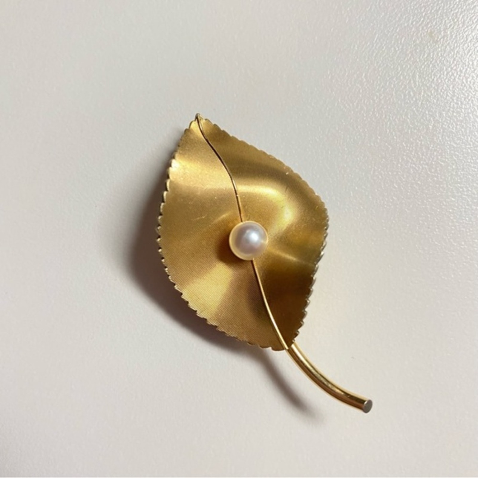 Krementz Vintage Leaf Pin with Genuine Cultured Pearl