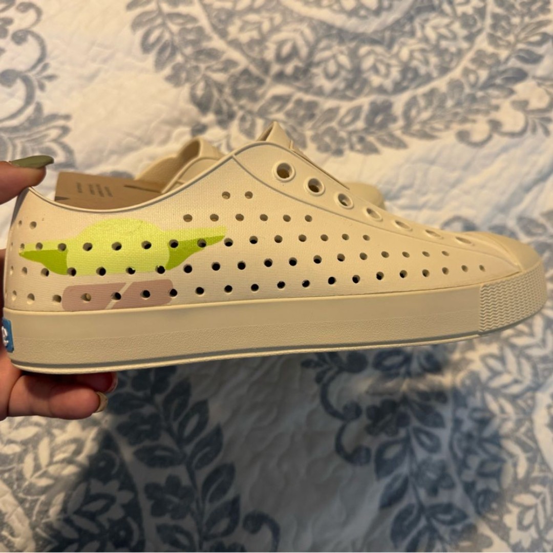 Star Wars Grogu Native Shoes Womens 9 or Mens 7