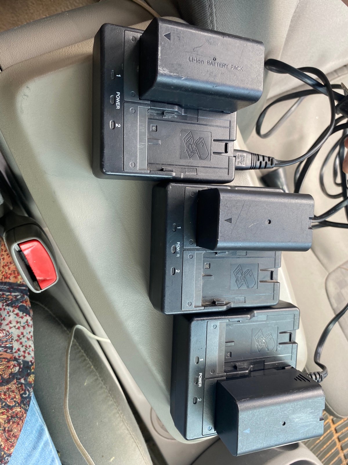 Topcon Li-battery and charger (3)