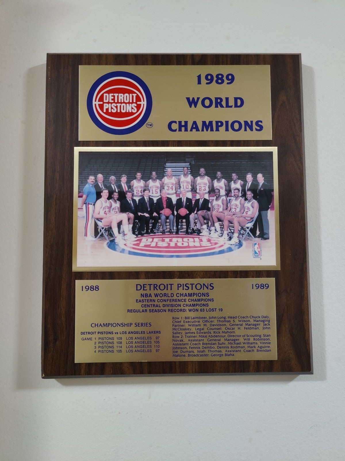 Pistons champion plaque