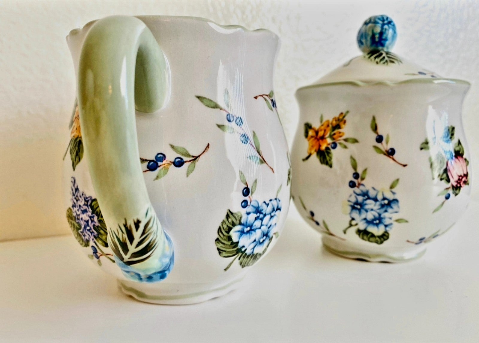 Princess House Exclusive Vintage Garden pattern creamer and covered sugar bowl
