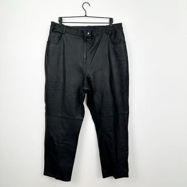 Silhouettes Vintage Women’s Plus size Black Leather High Rise Tapper Leg Pant