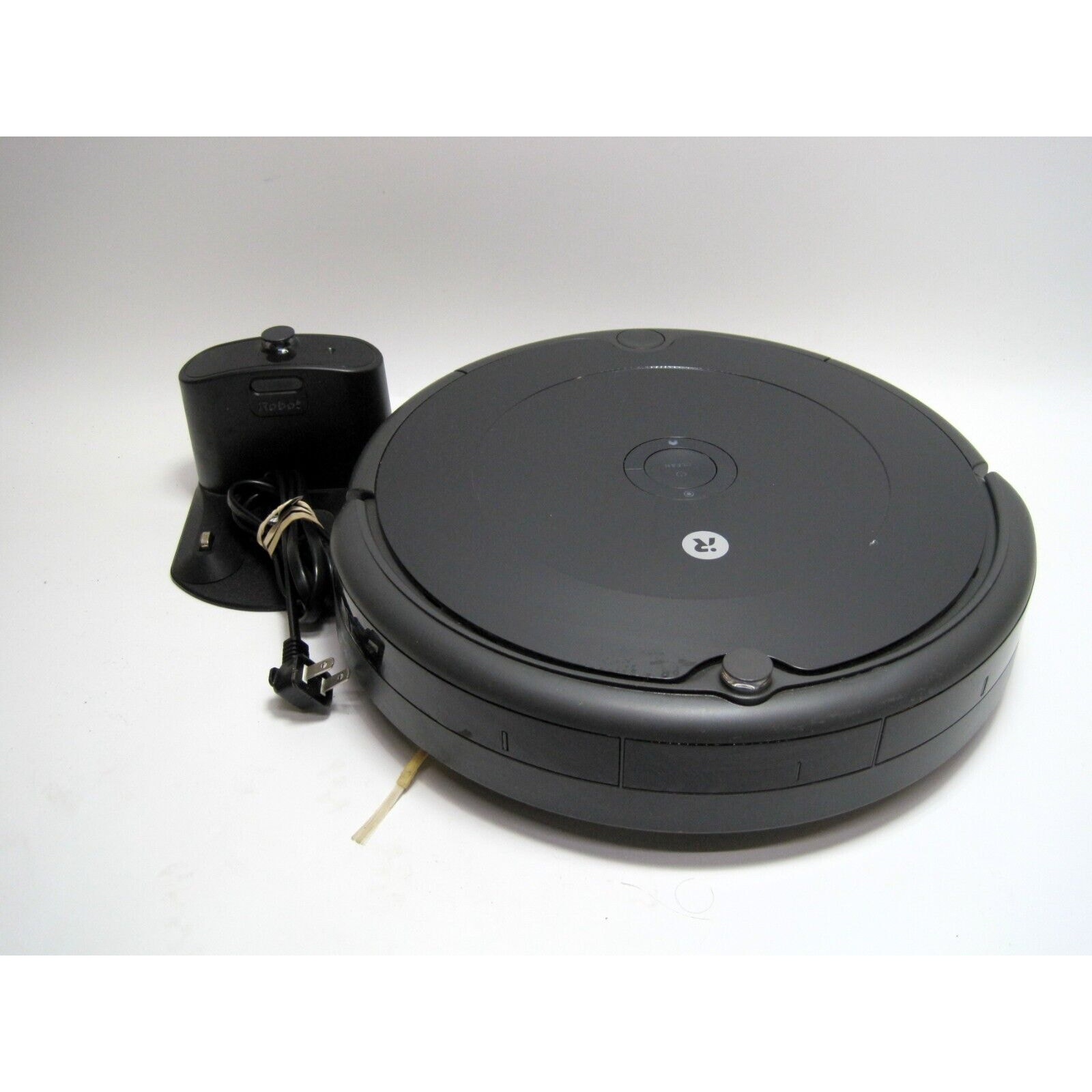 Roomba 694 Robot Vacuum Cleaner with Base Station & Charging Cable