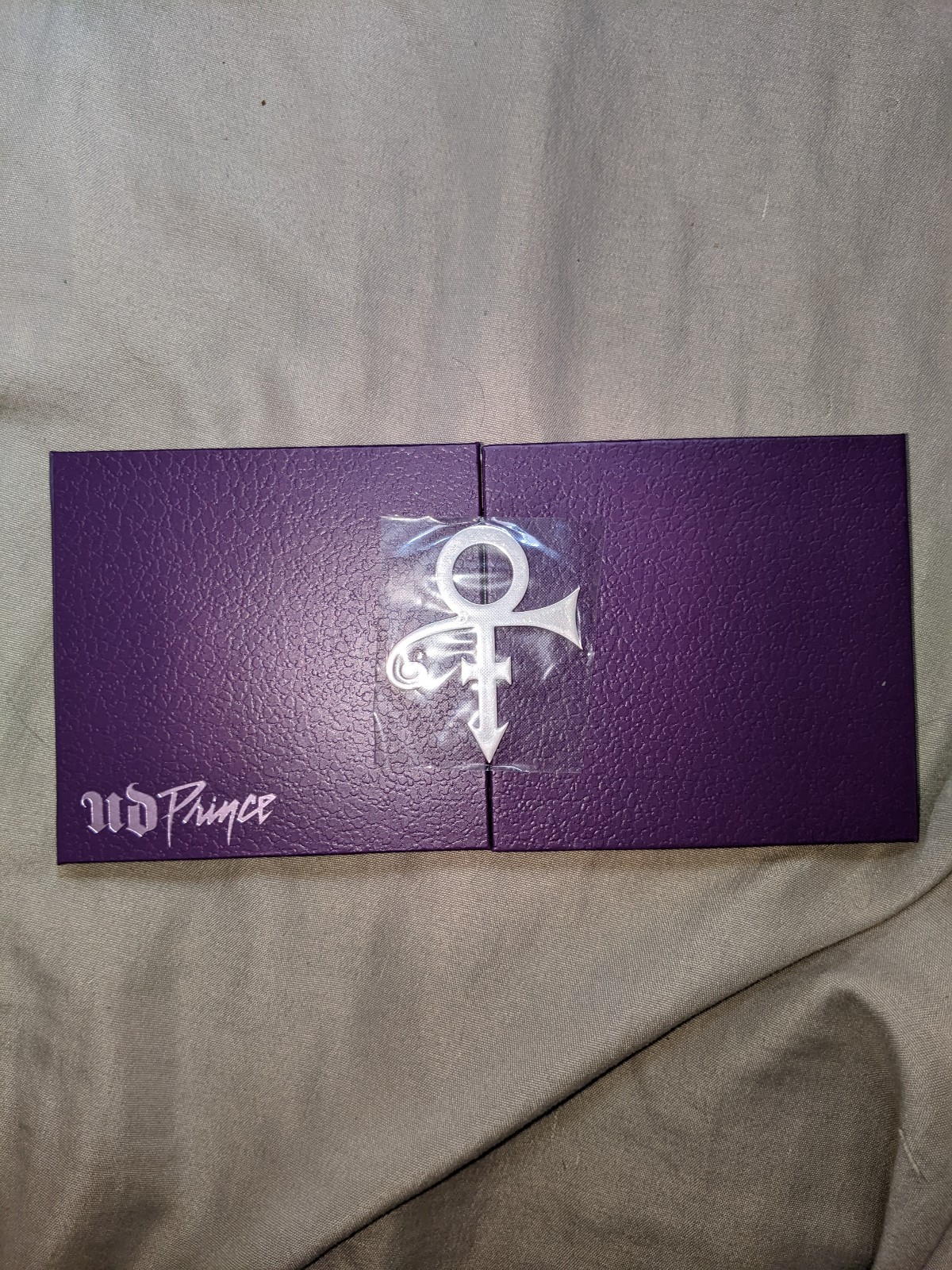 Urban decay Prince Let's go Crazy eyeshadow palette