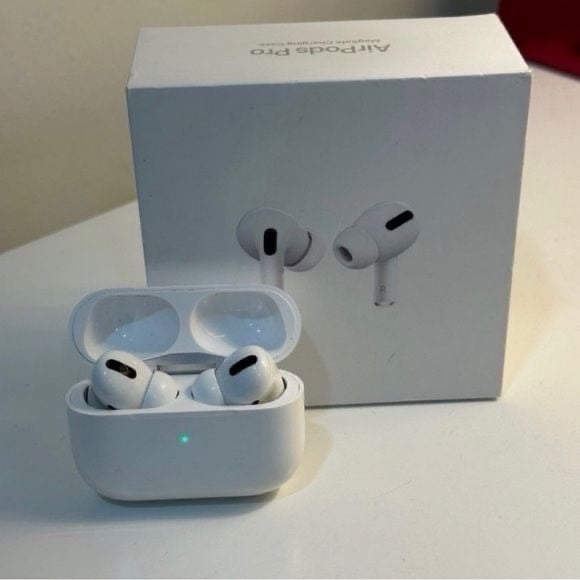 AirPod generation 2 *brand new* 110