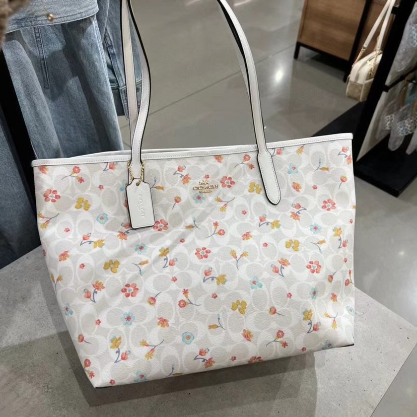 City Tote In Signature Canvas With Mystical Floral Print