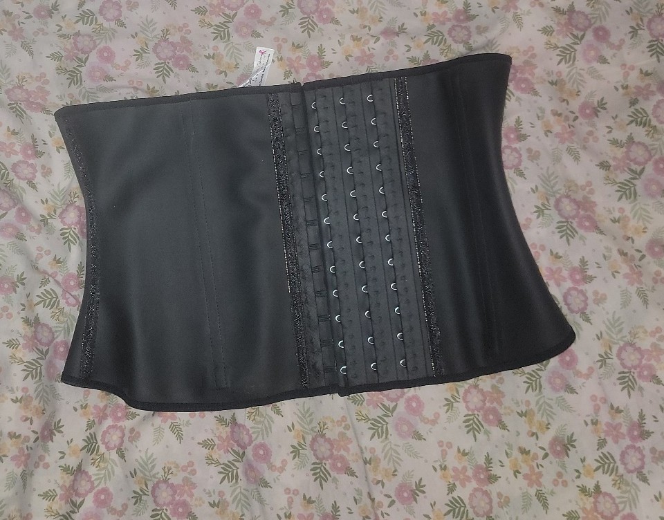 Squeeze me skinny Waist trainer