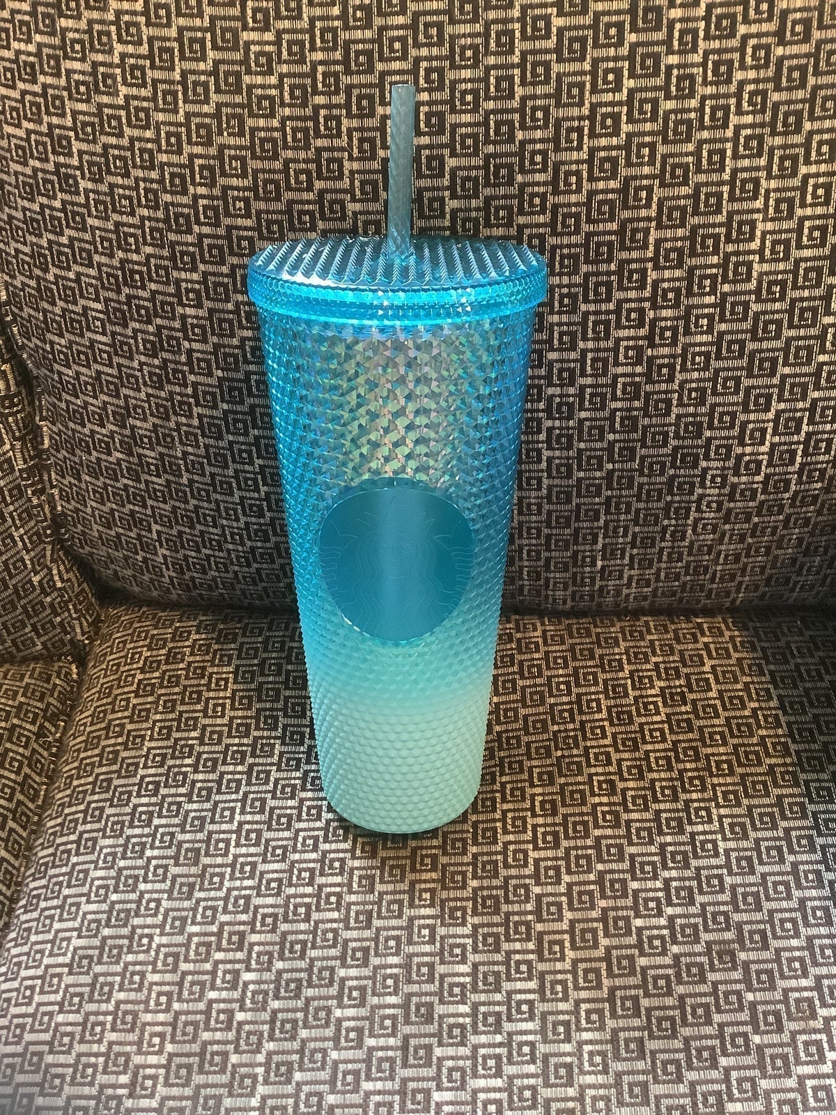 Starbucks Valentine’s 2023 Venti studded blue ombré cup, nwt