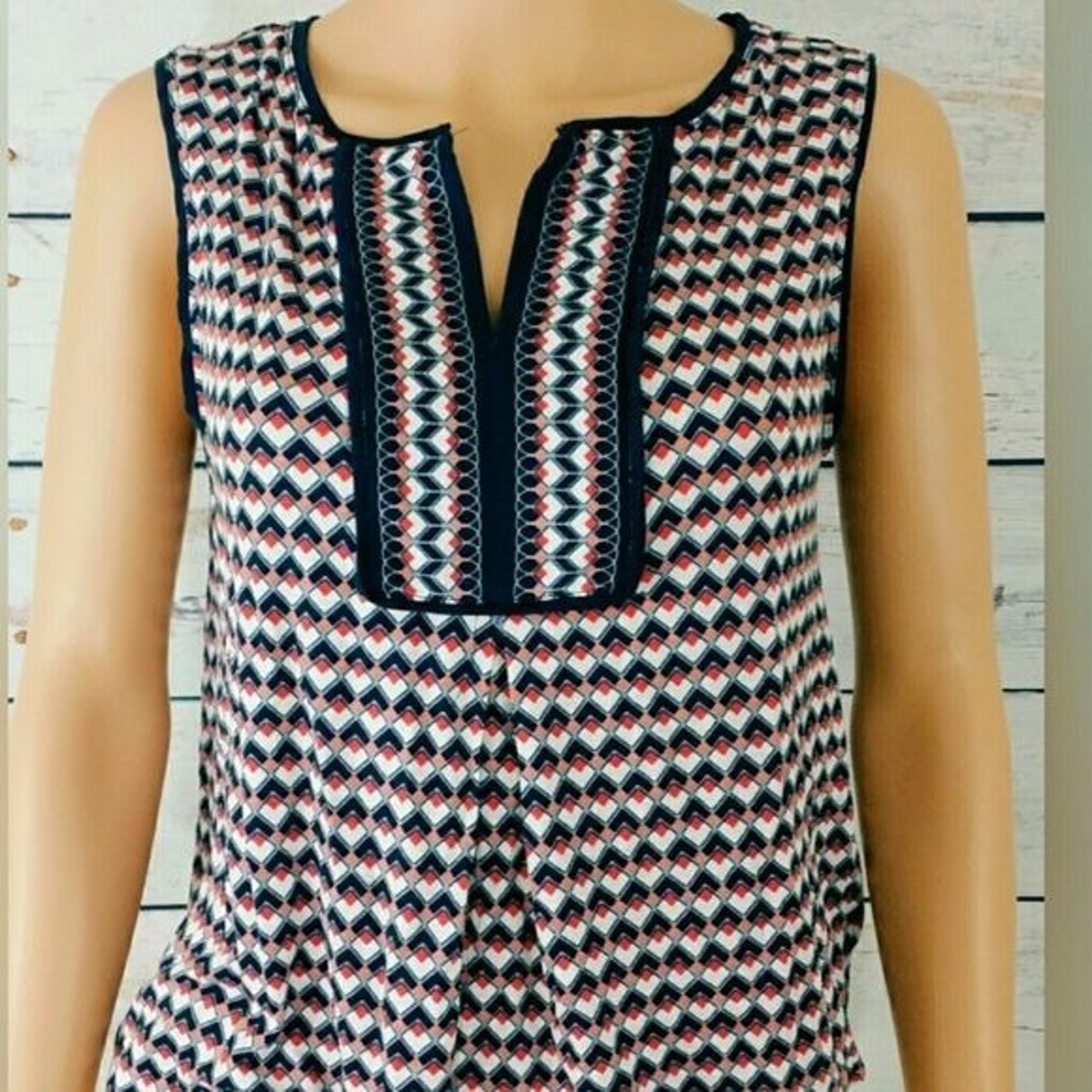 Max Studio Tunic Tank Top XS Red White Blue Split Neck
