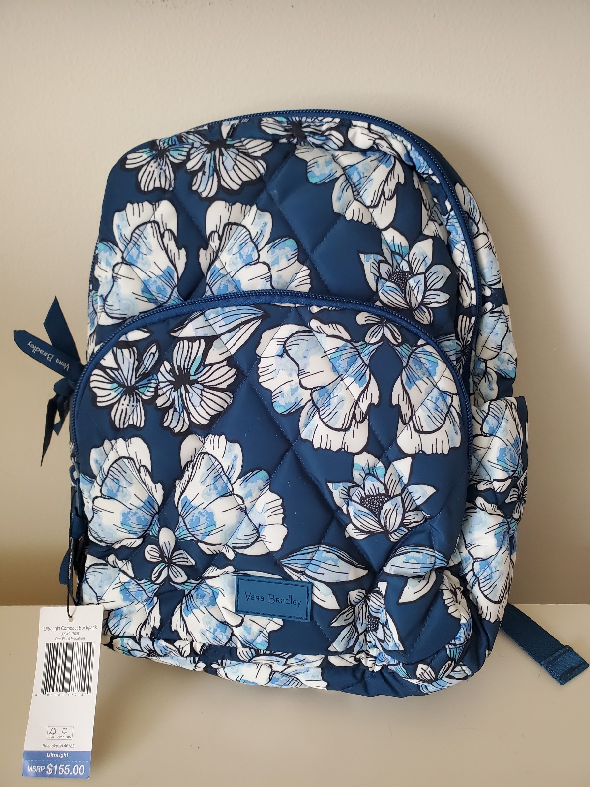 NWT Vera Bradley Ultralight Compact Backpack Dive Floral Medallion