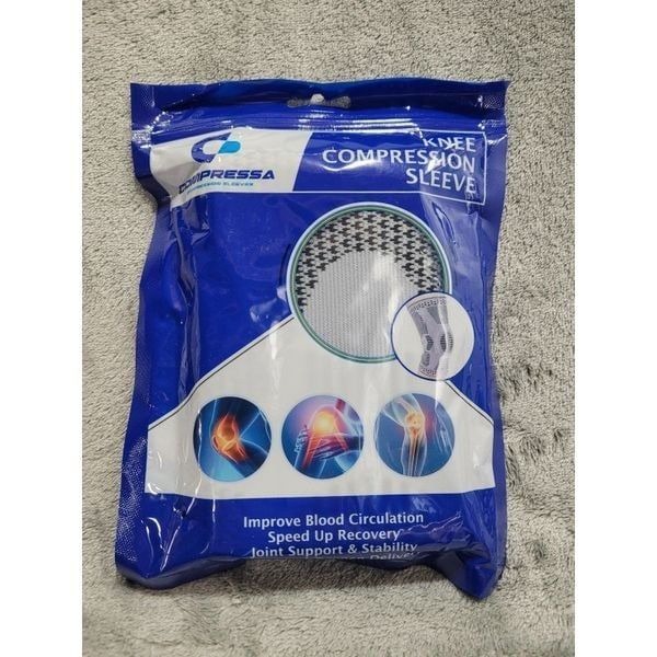 Compressa Knee Sleeve for Women & Men (Regular) - Non-Slip Compression Support