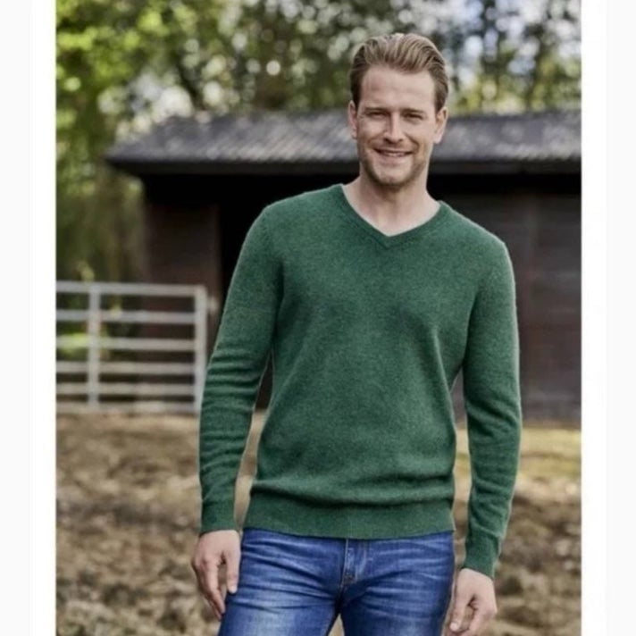 BROOKS BROTHERS Merino Wool V Neck Sweater Green L Large EUC 130