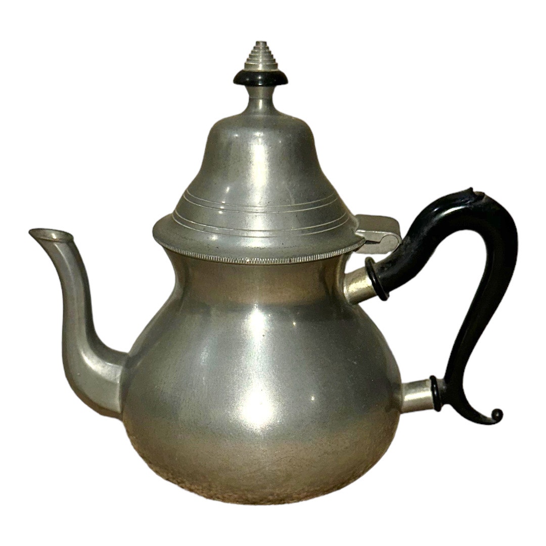 Royal Holland Sleepy Hollow vintage pewter teapot collectible