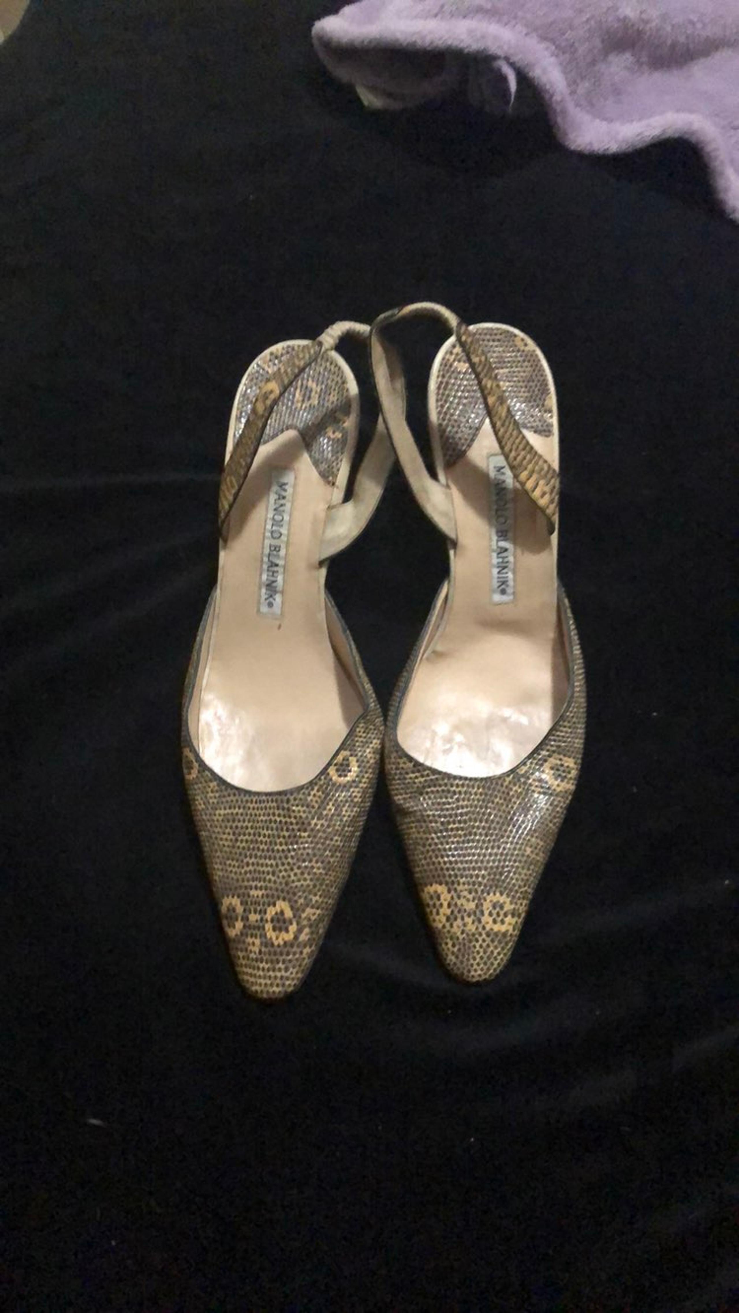 Manolo Blahnik 38 Snakeskin slingbacks