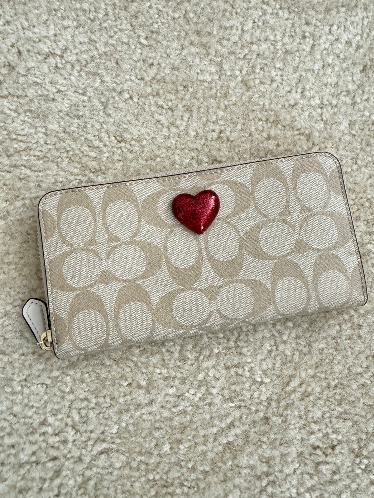 Coach 91572 Accordion Zip Wallet In Signature Canvas With Heart