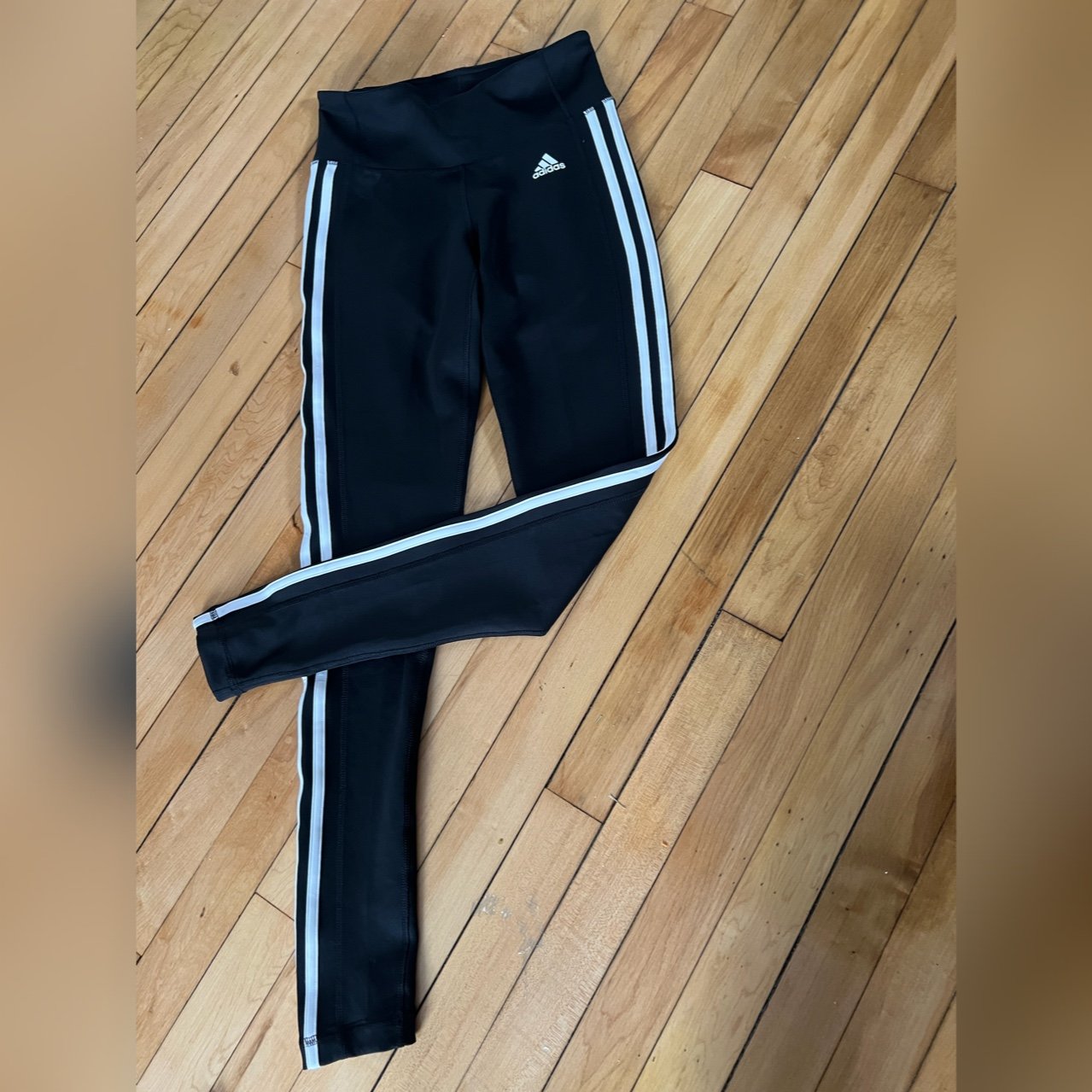 NWT Adidas 3 stripe right black and white