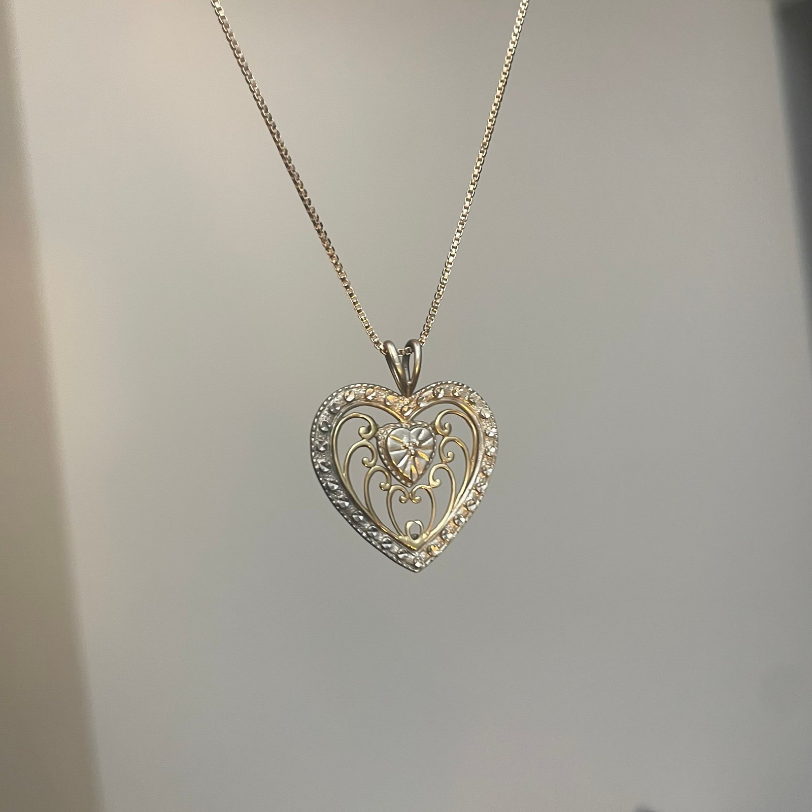925 Silver & 10k Diamond Center Openwork Vintage Heart Pendant Necklace