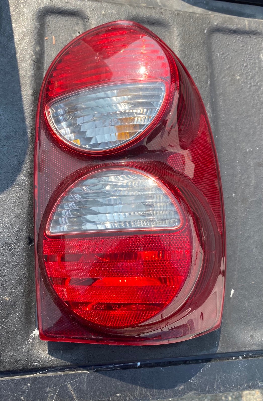 2005-2007 Jeep Liberty RH Tail Light Assembly