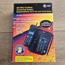 Telephone 900 MHz Cordless Answering System Speaker Phone 9370 AT&T Voicemail